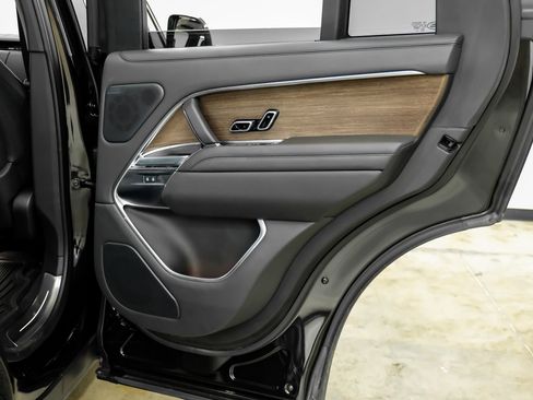 Used 2023 Land Rover Range Rover Autobiography image 47