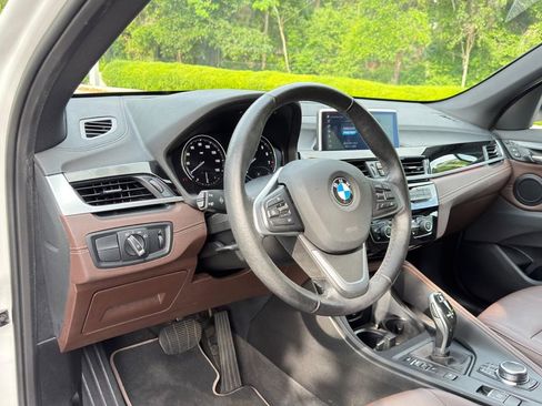 Used 2022 BMW X1 xDrive28i w/ Premium Package AWD/4WD image 11