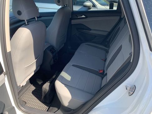 Certified 2023 Volkswagen Taos SE w/ Black Wheel Package image 4