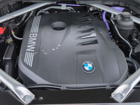 New 2026 BMW X5 xDrive40i w/ M Sport Package AWD/4WD image 15