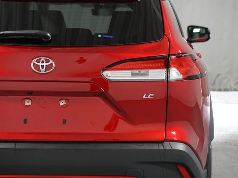Certified 2025 Toyota Corolla Cross LE image 10