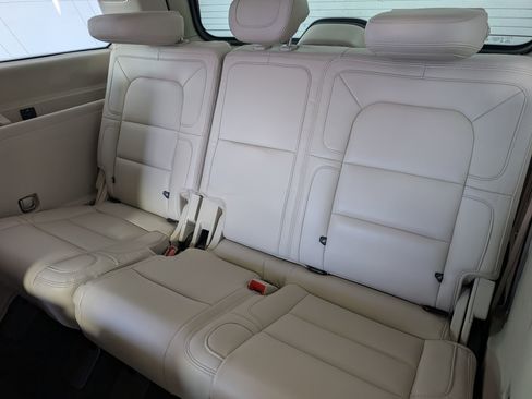 Used 2020 Lincoln Navigator Reserve w/ Equipment Group 208A Reserve image 33