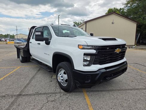 Used 2024 Chevrolet Silverado 3500 W/T w/ Snow Plow Prep Package AWD/4WD image 5