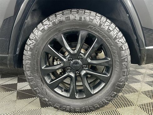 Used 2020 Jeep Grand Cherokee Altitude image 35