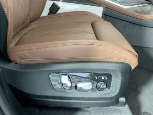 New 2026 BMW X7 M60i image 33