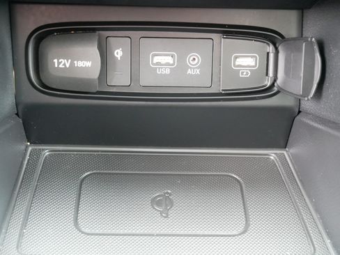 Used 2020 Hyundai Santa Fe Limited AWD/4WD image 32