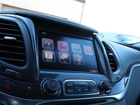 Used 2015 Chevrolet Impala LT w/ Convenience Package image 28