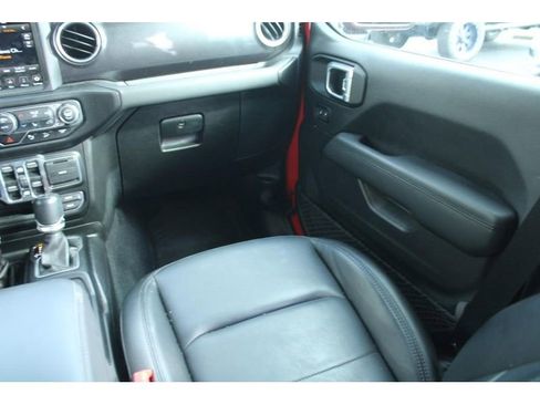 Used 2021 Jeep Wrangler Unlimited Sahara image 19