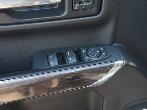 Used 2022 Chevrolet Silverado 1500 LTZ w/ LTZ Premium Package AWD/4WD image 17
