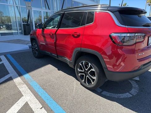 Used 2023 Jeep Compass Limited AWD/4WD image 2