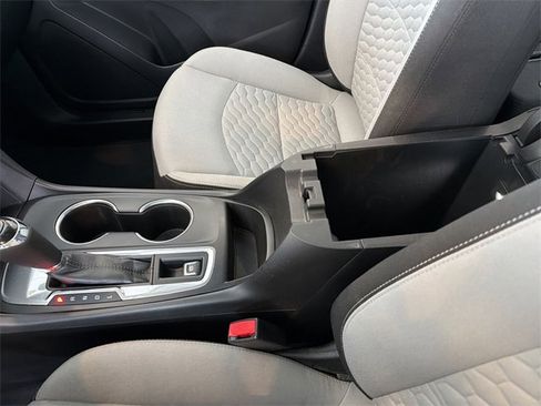 Used 2018 Chevrolet Equinox LS image 22