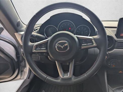 Used 2018 MAZDA MX-5 Miata Club image 11