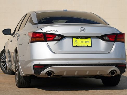 Used 2025 Nissan Altima 2.5 SV w/ SV Premium Package FWD image 5
