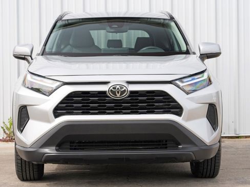 Used 2022 Toyota RAV4 XLE image 6