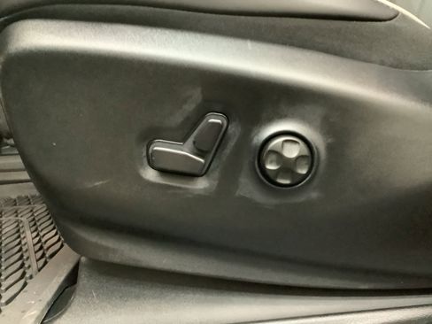 New 2026 Chrysler Pacifica Limited w/ S Appearance Package image 14