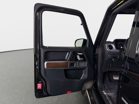 Used 2024 Mercedes-Benz G 550 image 35