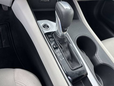 Used 2025 Nissan Altima 2.5 SV FWD image 19