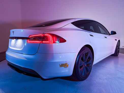 Used 2022 Tesla Model S AWD/4WD image 11