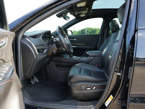 Used 2022 Cadillac XT4 Sport FWD image 16