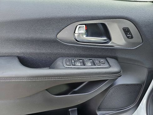 New 2026 Chrysler Pacifica Select image 8