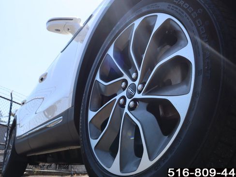 Used 2022 Lincoln Nautilus Reserve w/ Equipment Group 201A AWD/4WD image 7