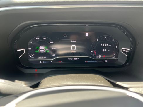 Used 2023 GMC Yukon XL Denali AWD/4WD image 16