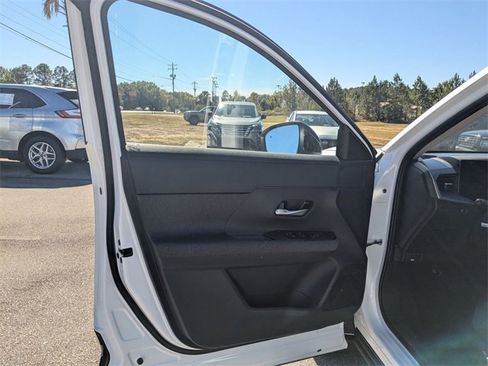 New 2026 Nissan Kicks SV image 11