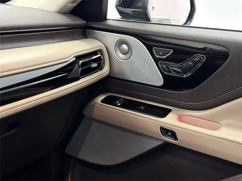 Used 2022 Lincoln Aviator Reserve w/ Equipment Group 201A image 34