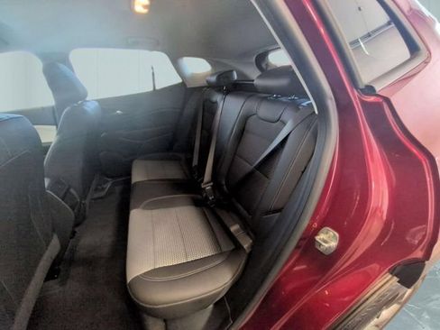 Used 2025 Chevrolet Trax LT w/ LT Convenience Package FWD image 25