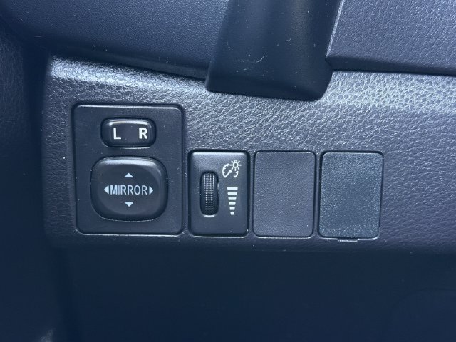 Used 2017 Toyota Corolla SE FWD image 20