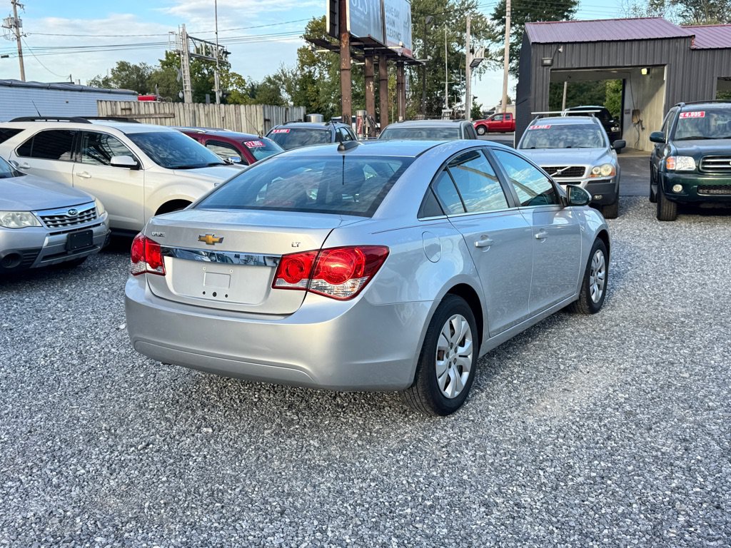 Used 2016 Chevrolet Cruze LT FWD image 9