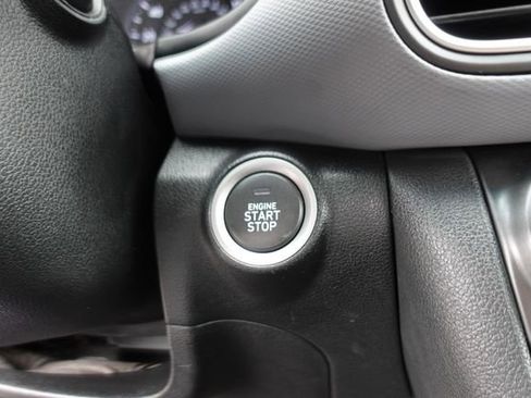 Used 2019 Hyundai Kona Ultimate image 17