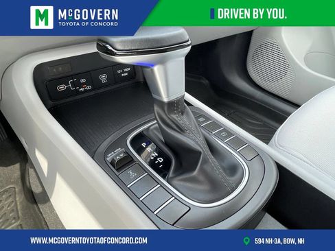 Used 2025 Hyundai Kona SEL AWD/4WD image 25