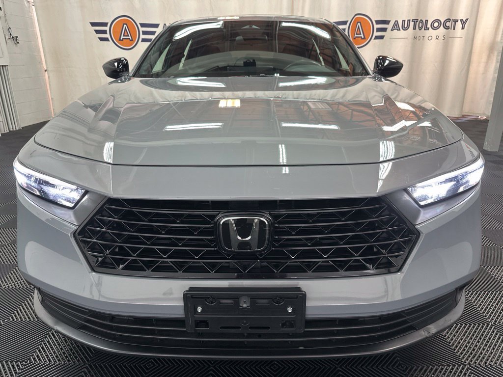 Used 2024 Honda Accord Sport image 3