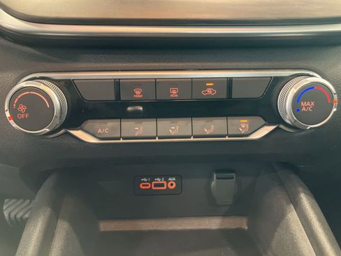 Used 2025 Nissan Altima 2.5 SV image 18