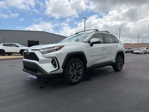 Used 2023 Toyota RAV4 XLE Premium image 3