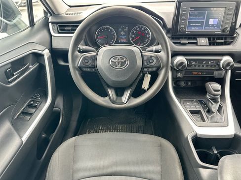 Used 2022 Toyota RAV4 LE image 12