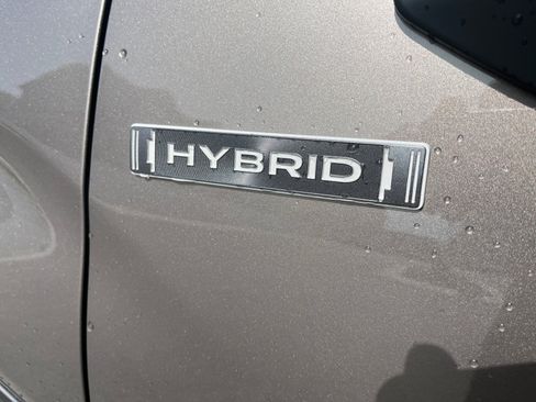Certified 2025 Subaru Forester Touring AWD/4WD image 24
