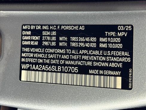 Certified 2025 Porsche Macan Turbo AWD/4WD image 27