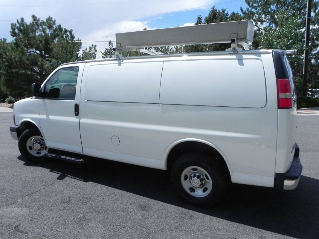 Used 2016 Chevrolet Express 3500 RWD image 2