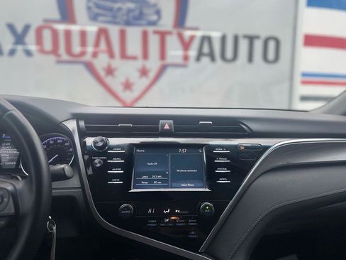 Used 2018 Toyota Camry SE FWD image 43