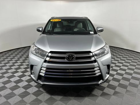 Used 2018 Toyota Highlander Limited Platinum AWD/4WD image 2