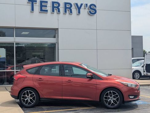 Used 2018 Ford Focus SEL FWD image 2