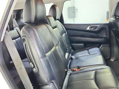 Used 2017 Nissan Pathfinder Platinum w/ Cargo Package AWD/4WD image 33