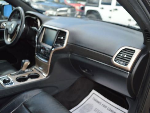 Used 2017 Jeep Grand Cherokee Limited w/ Luxury Group II AWD/4WD image 25
