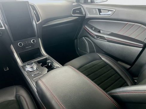 Used 2022 Ford Edge ST-Line image 24