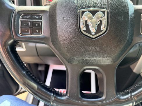 Used 2018 RAM 1500 SLT image 25