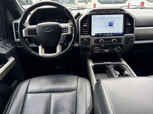 Used 2022 Ford F350 Lariat w/ Black Appearance Package AWD/4WD image 25