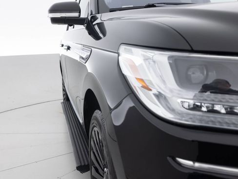 Used 2018 Lincoln Navigator Reserve w/ Technology Package image 11