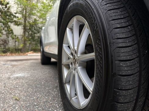 Used 2024 Mercedes-Benz GLE 350 4MATIC image 7